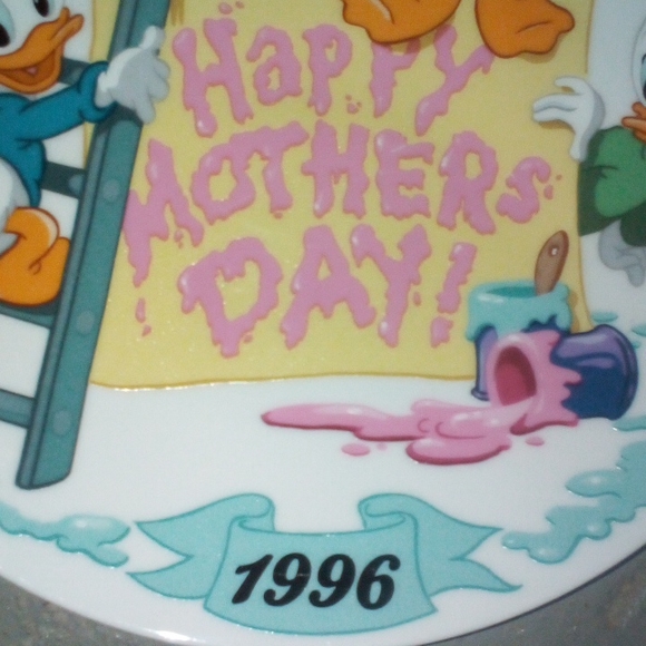 Vintage Disney's Collectors Plate - Picture 2 of 6